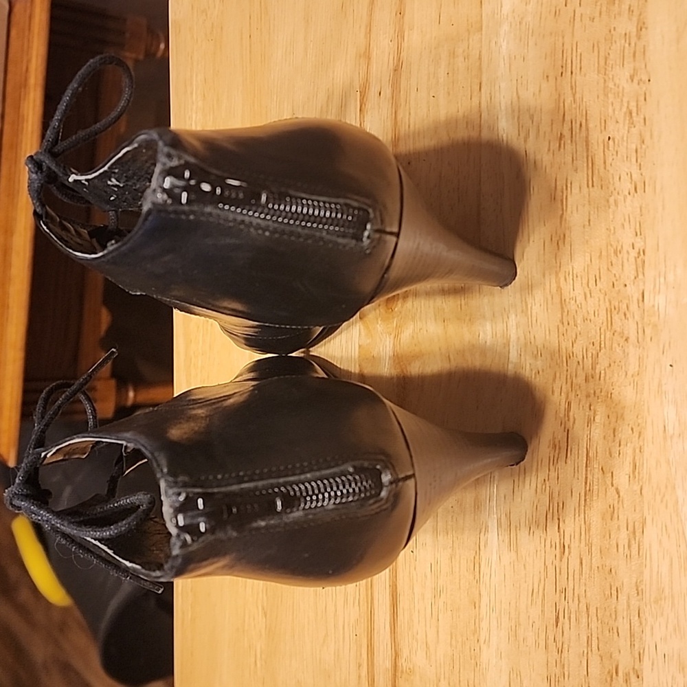 ✨5/$8✨ REBA MCENTIRE Shoes S5 - Picture 4 of 13